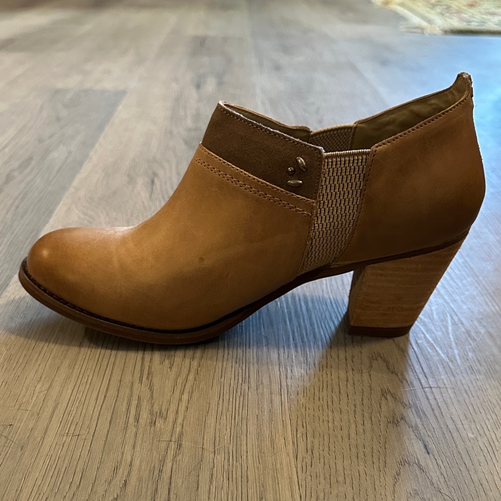 OluKai Tan Leather Heeled Boots